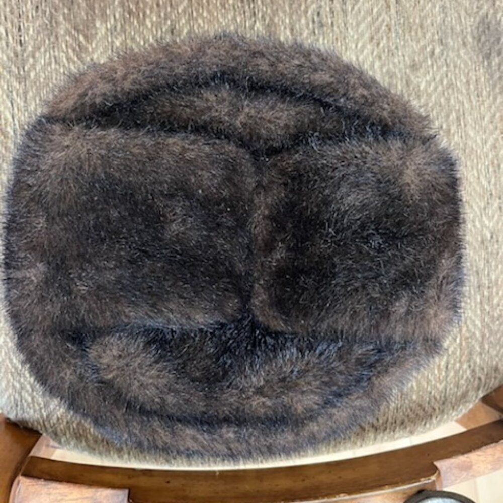 Traditional Fur Hat - Picture 4 of 4